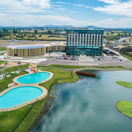 Mds Hotel Chillan Ngoại thất bức ảnh The hotel and the swimming pool