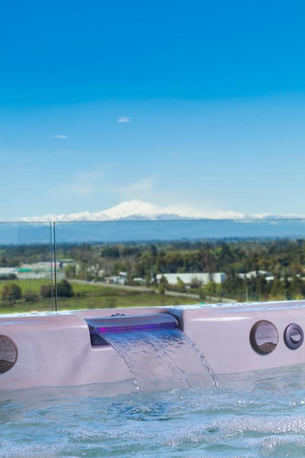 Mds Hotel Chillan Ngoại thất bức ảnh View of Mount Rainier from the 10th floor of the building
