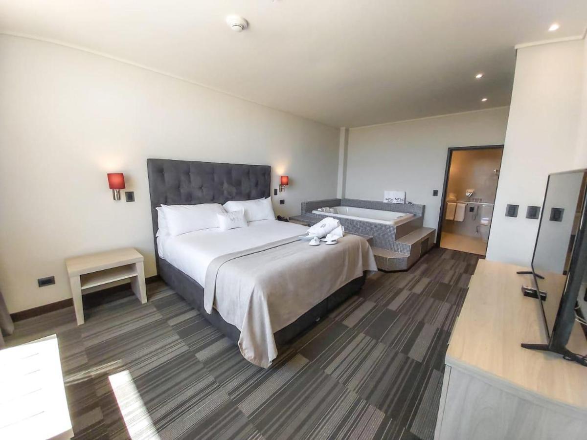 Mds Hotel Chillan Ngoại thất bức ảnh A room at the hotel
