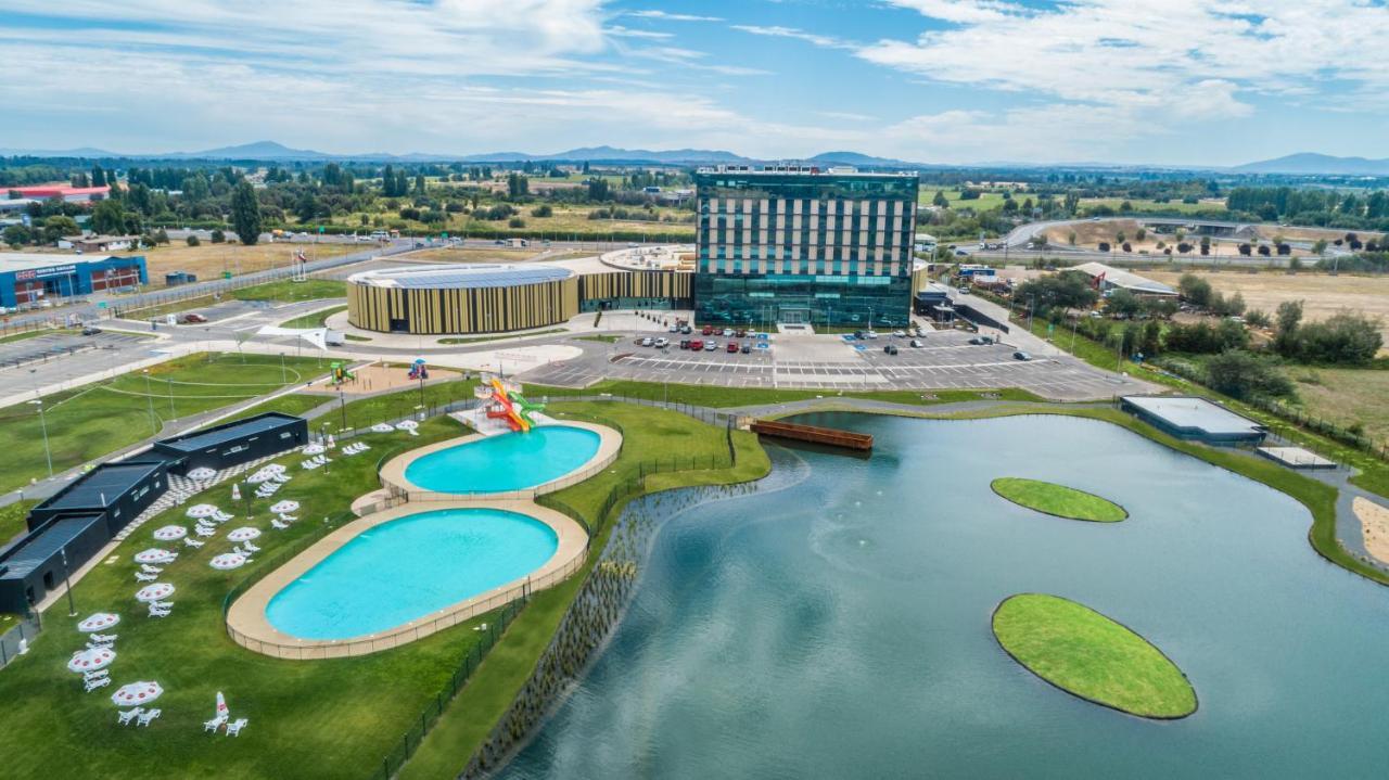 Mds Hotel Chillan Ngoại thất bức ảnh The hotel and the swimming pool
