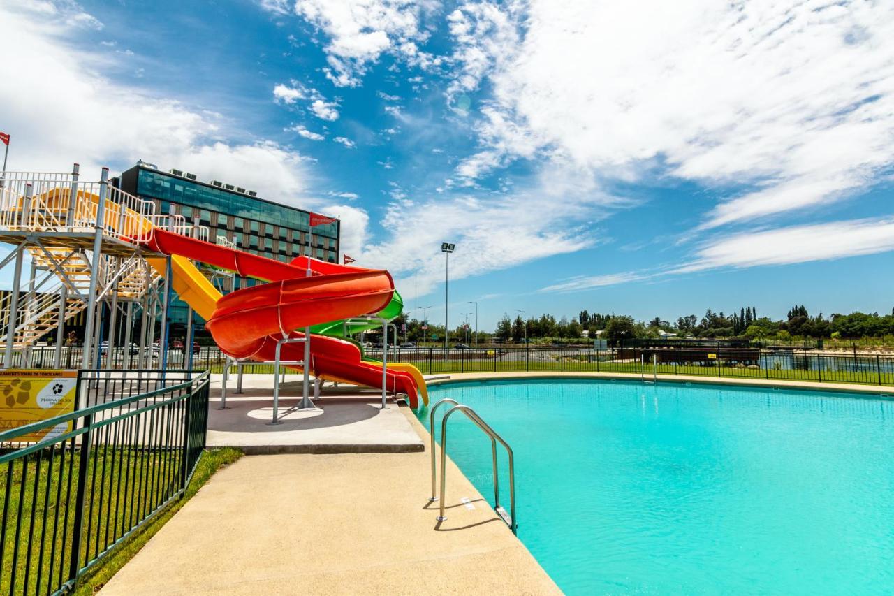 Mds Hotel Chillan Ngoại thất bức ảnh The swimming pool at the complex